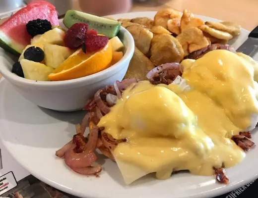 Déjeuner chez l'oeufrier