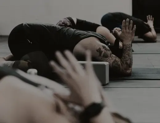 Détendez-vous et revitalisez-vous à Bois-Franc avec Idolem Yoga. Savourez l'équilibre parfait entre corps et esprit.